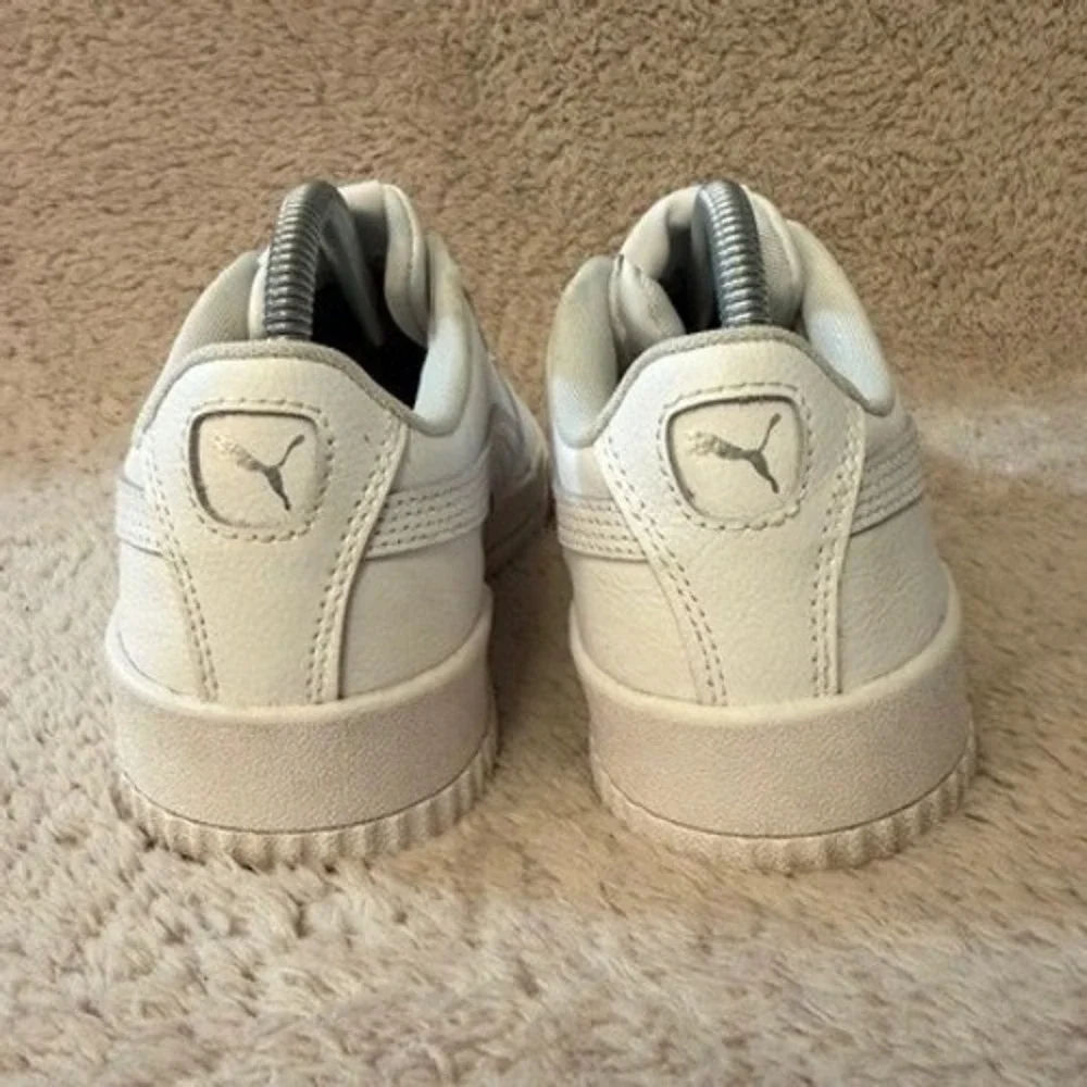 Puma Carina White Leather Platform Sneakers Womens 10 Low Top Trainers 370325-02